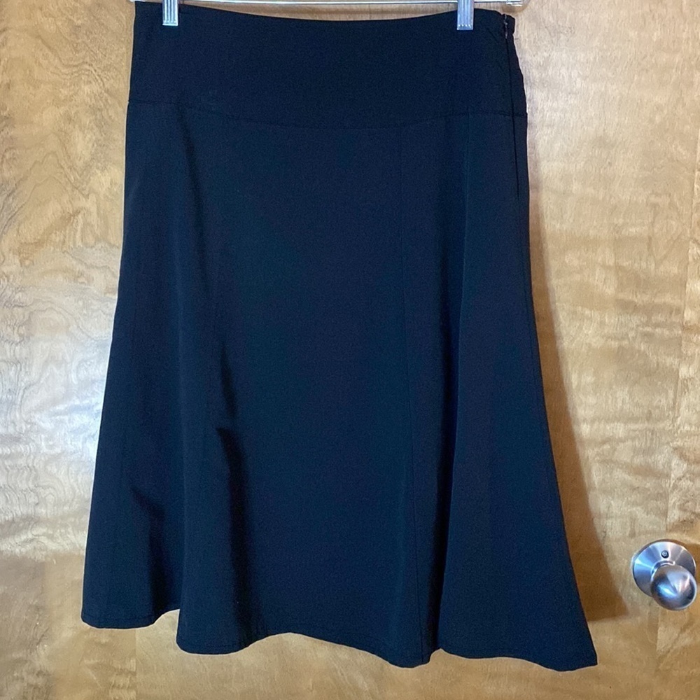 Sweet Lily midi length‎ fit and flare black side zip skirt